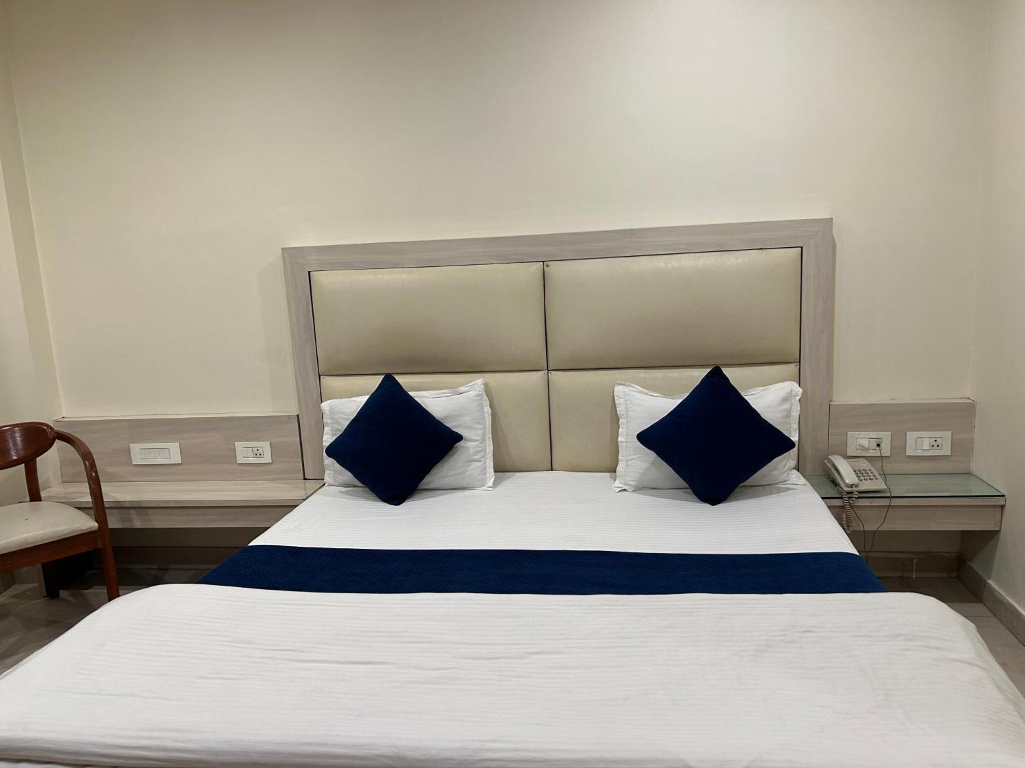 Sapphire By Asr Hospitality New Delhi